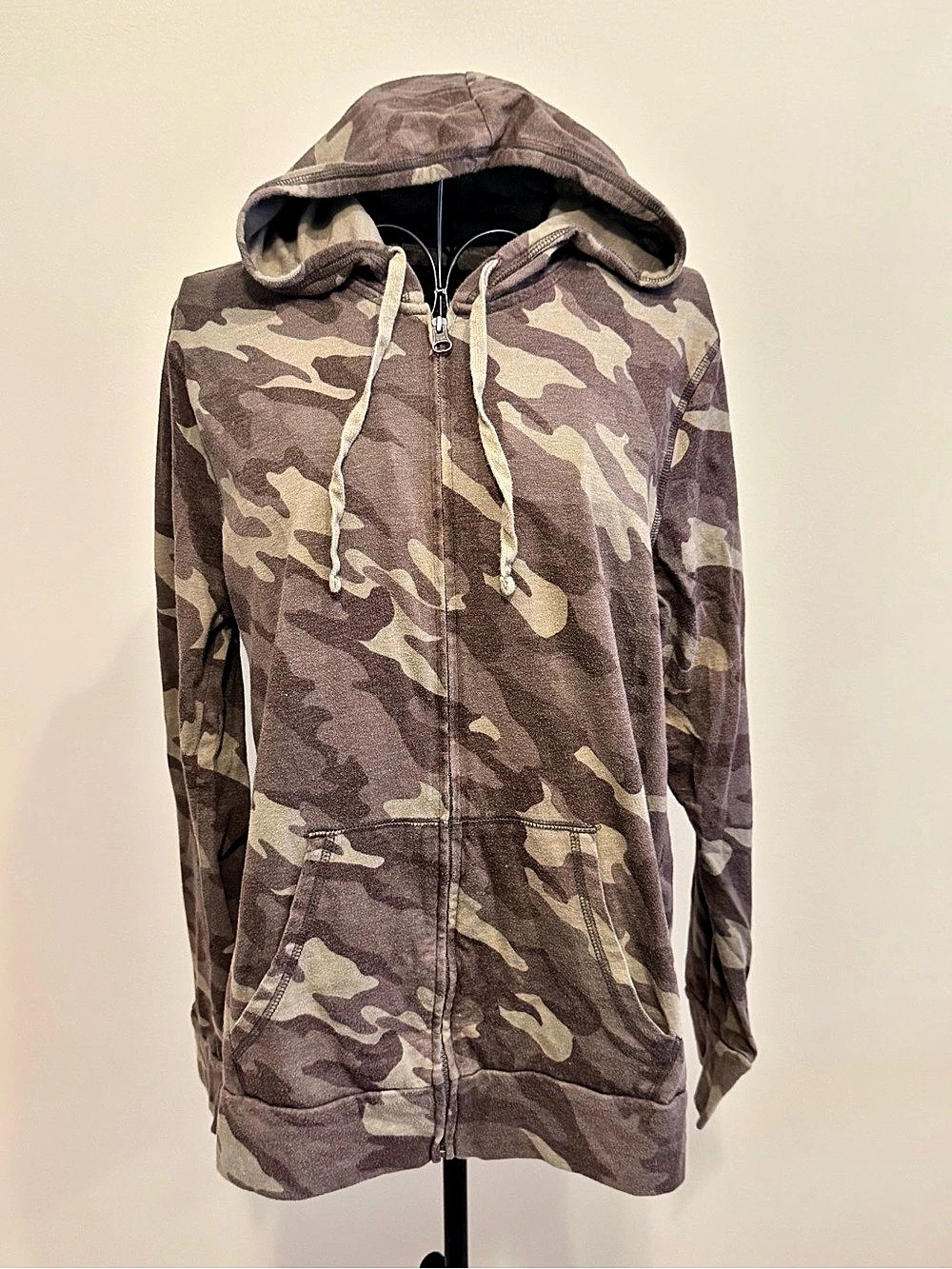 Sonoma Woman's Camo Sweatshirt Full Zip Hoodie Hooded Pockets Brown Tan Size L
